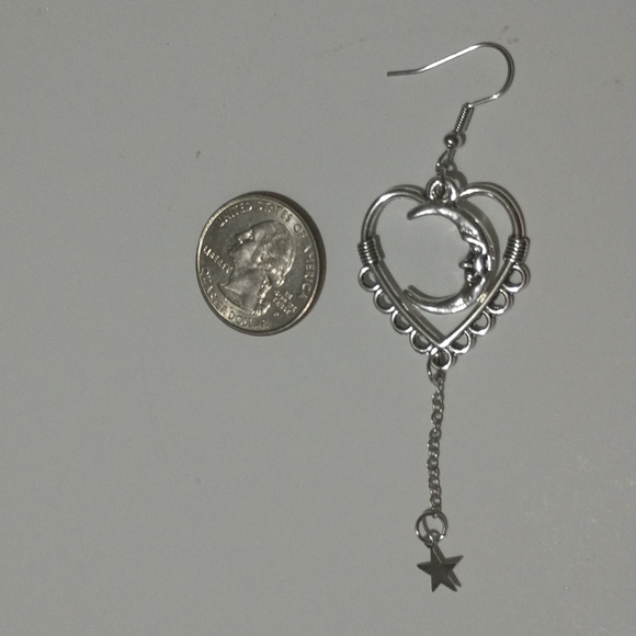 Earrings Heart Crescent Moon and Stars Dangle Silver-tone - Picture 12 of 12